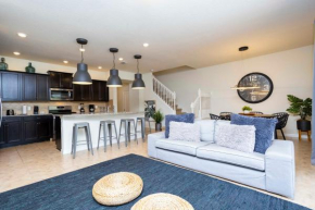 Home in Davenport w private pool and BBQ